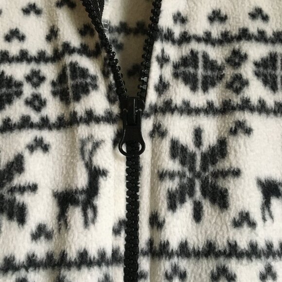 La Vie En Rose Soft Fleece Hooded Reindeer and Snowflake Onesie - Picture 12 of 16